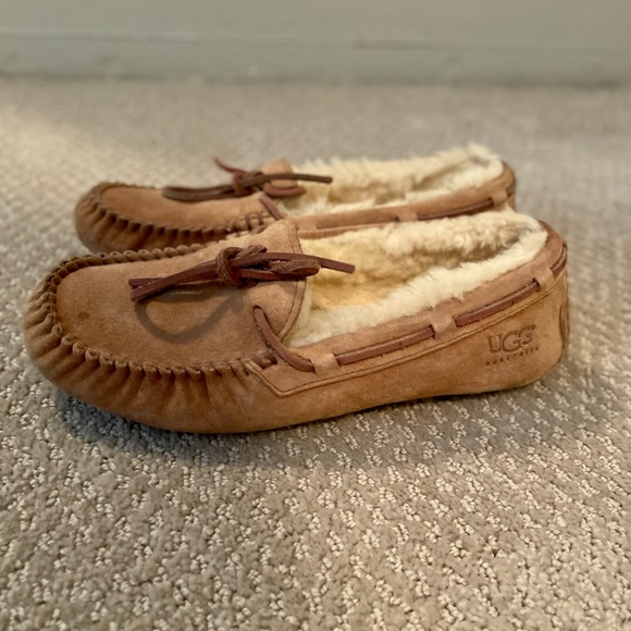 Ugg moccasins - Picture 2 of 5